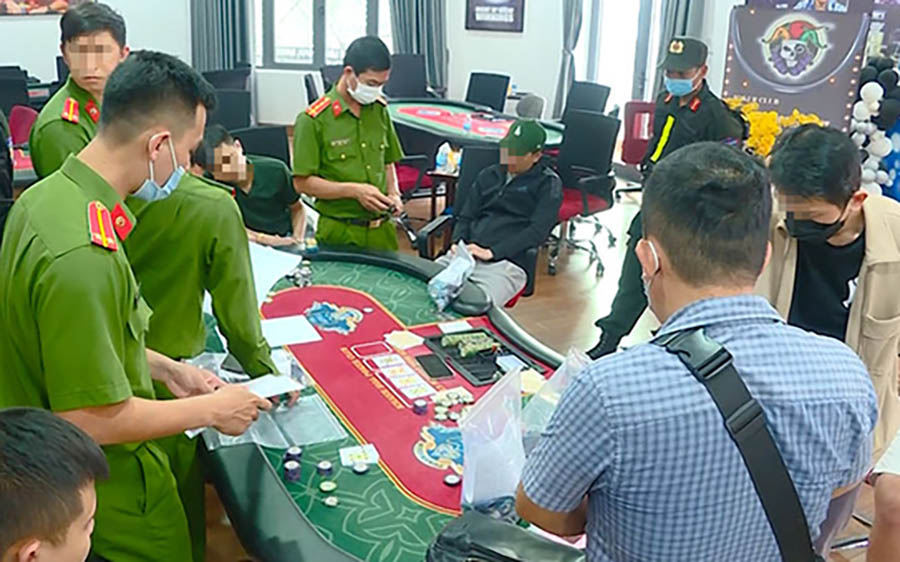 Công an Quy Nhơn phá sới bạc chơi poker trăm tỷ trong khách sạn cao cấp